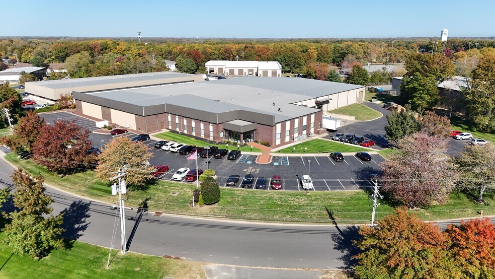 More Photos Of 2230 Landmark Pl, Manasquan Warehouse For Lease