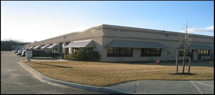 More Photos Of 1507 Smithtown Ave, Bohemia Manufacturing For Lease