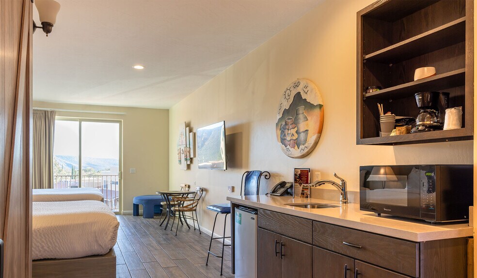 More Photos Of 105 Bell Rock Plz, Sedona Hotel For Sale
