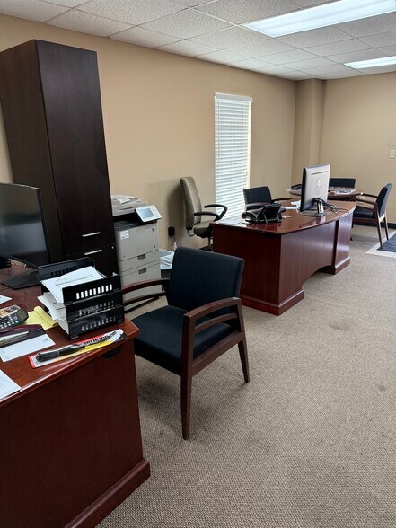 More Photos Of 5674 Cleaves Dr, Arlington Office For Lease
