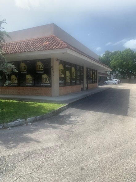 More Photos Of 8455-8471 W Oakland Park Blvd, Sunrise Office For Lease