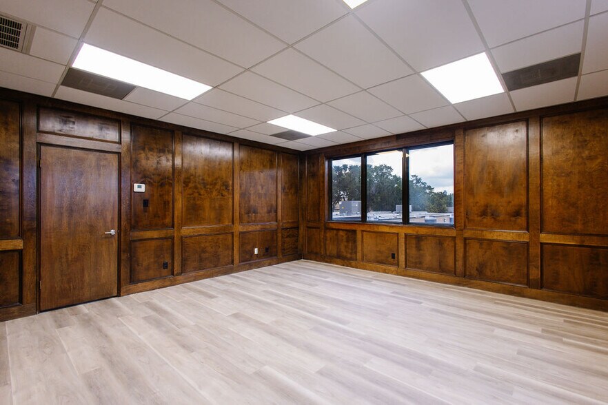 More Photos Of 8225 Westglen Dr, Houston Office For Sale