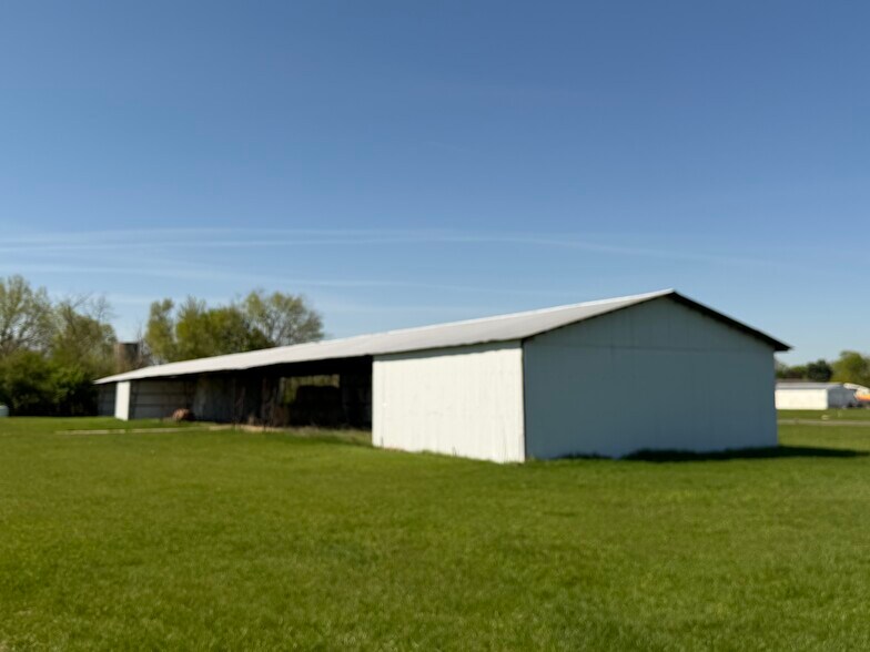 More Photos Of 4330 Macon Hwy, Tecumseh Airport For Sale