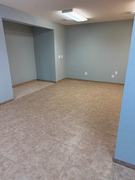 More Photos Of 201 W 4th St, Monticello Freestanding For Lease