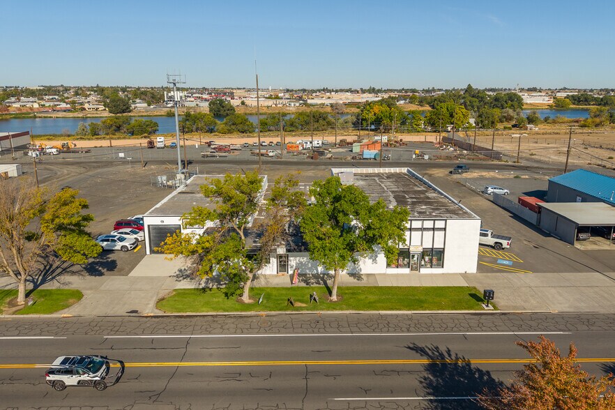 Primary Photo Of 610 E Broadway Ave, Moses Lake Freestanding For Lease