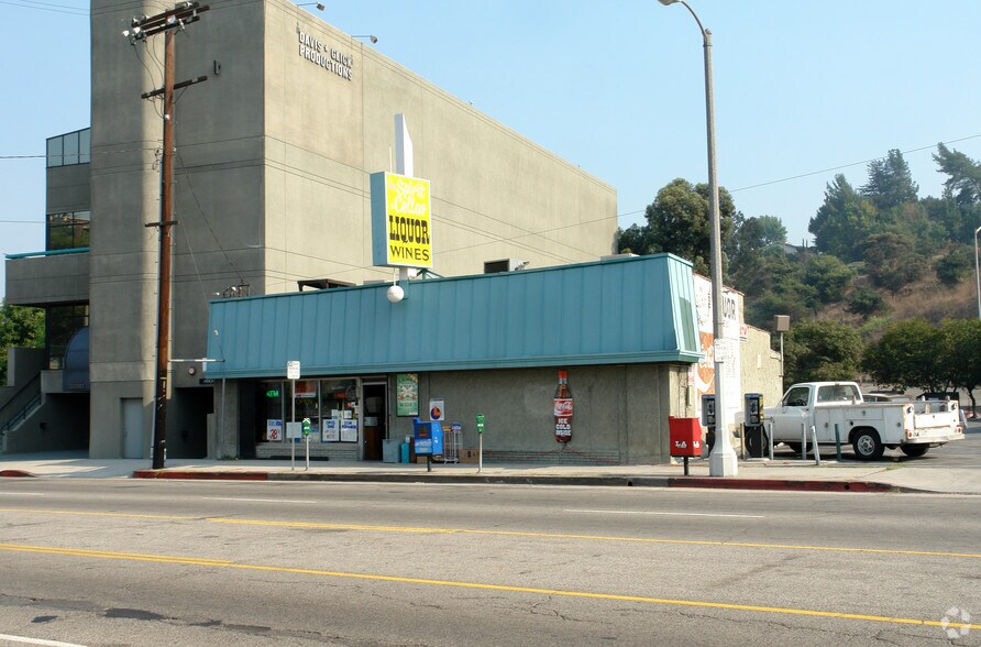 More Photos Of 3242-3278 Cahuenga Blvd W, Los Angeles Unknown For Lease