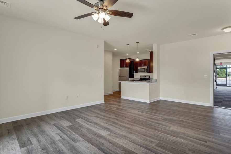 More Photos Of 41 Wttr Ln, Westminster Apartments For Sale