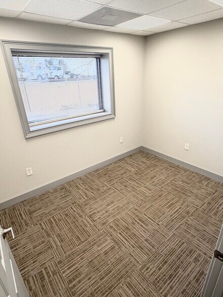 More Photos Of 321 Marble Mill Rd NW, Marietta Coworking Space