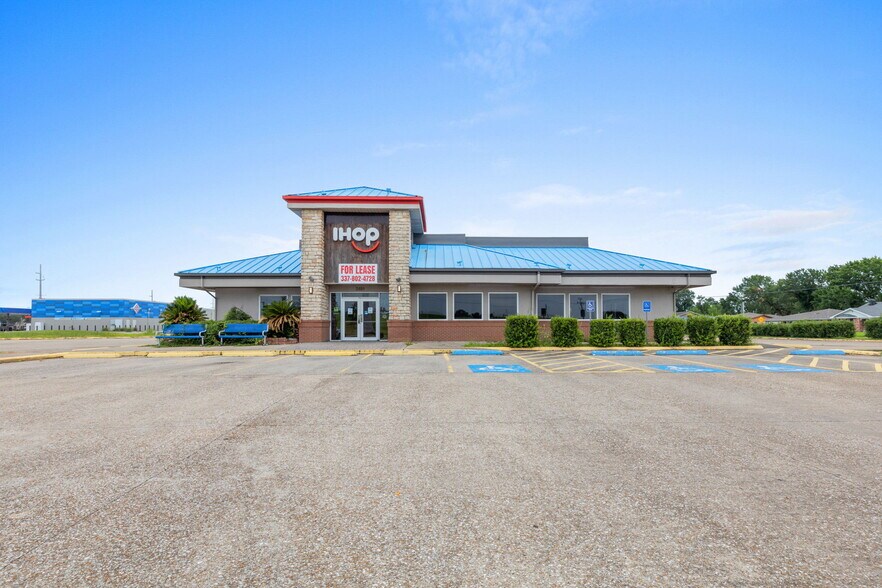 Primary Photo Of 2601 Admiral King St, Lake Charles Restaurant For Sale