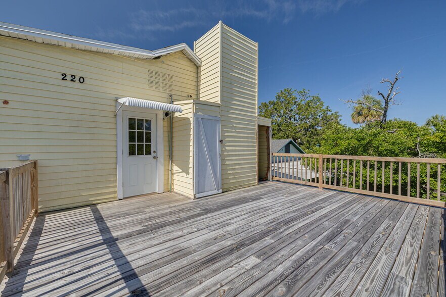 More Photos Of 220 Scotland St, Dunedin Healthcare For Lease