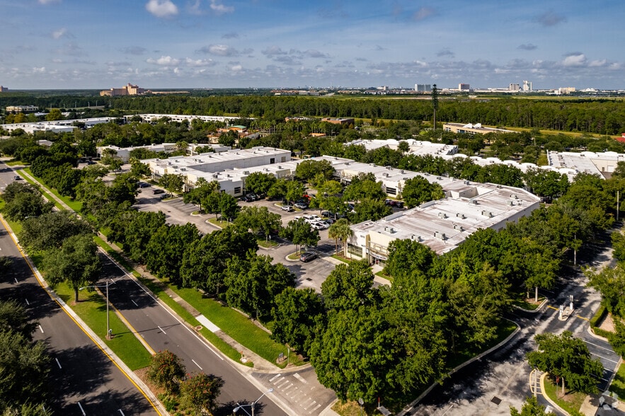 More Photos Of 8810 Commodity Cir, Orlando Showroom For Lease
