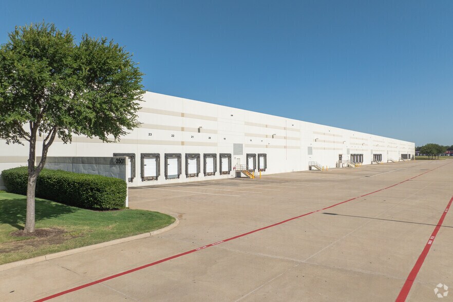 More Photos Of 3501 Sandshell Dr, Fort Worth Warehouse For Lease