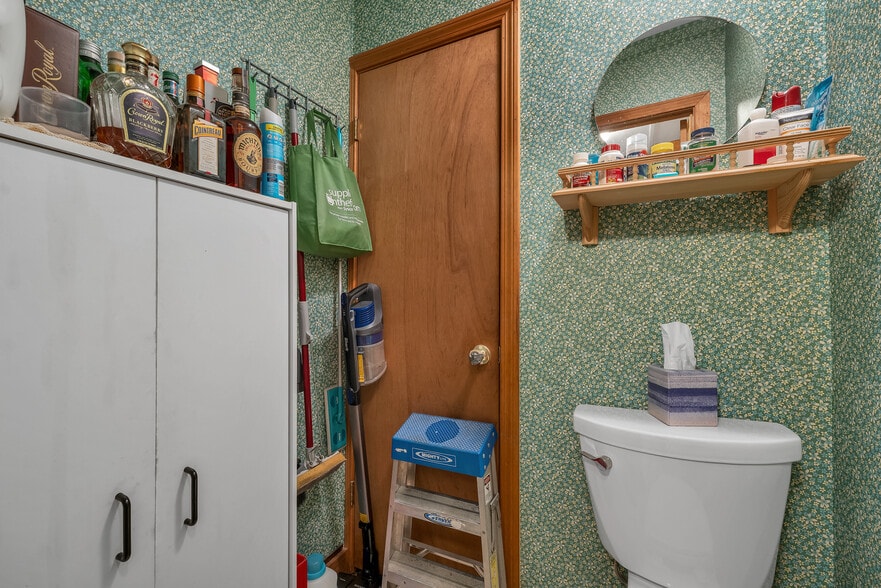 More Photos Of 1955 Presidential Hwy, Jefferson Restaurant For Sale
