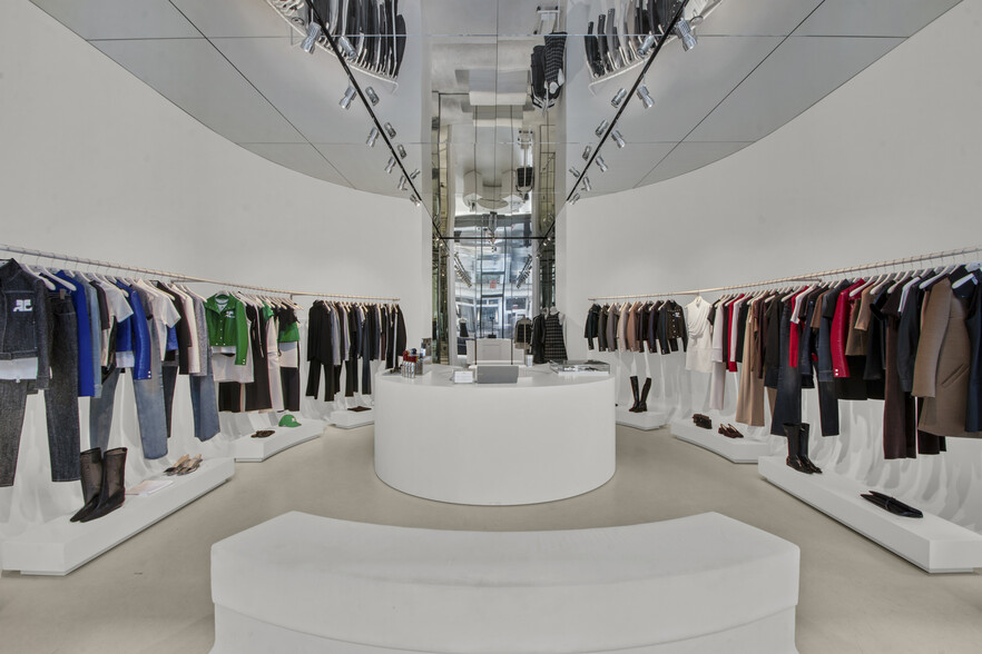 More Photos Of 104 Grand St, New York Storefront Retail Residential For Sale