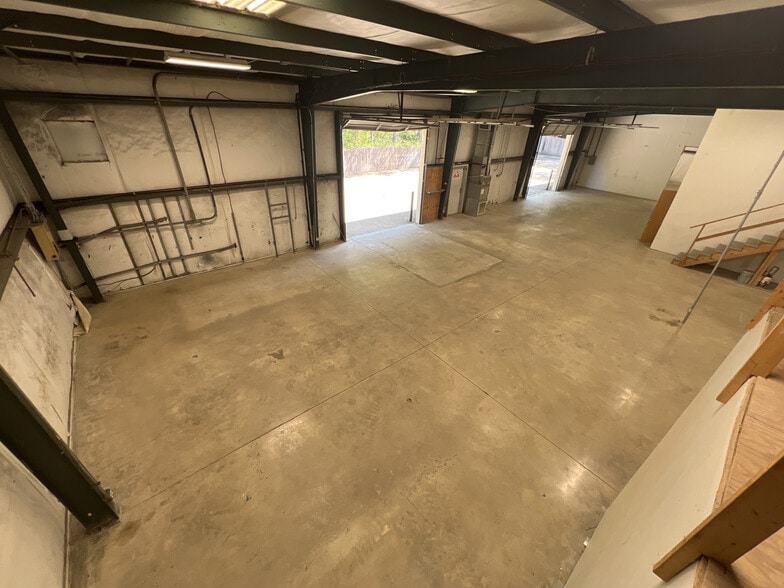 More Photos Of 524 Mineral Ter, Birmingham Light Manufacturing For Lease
