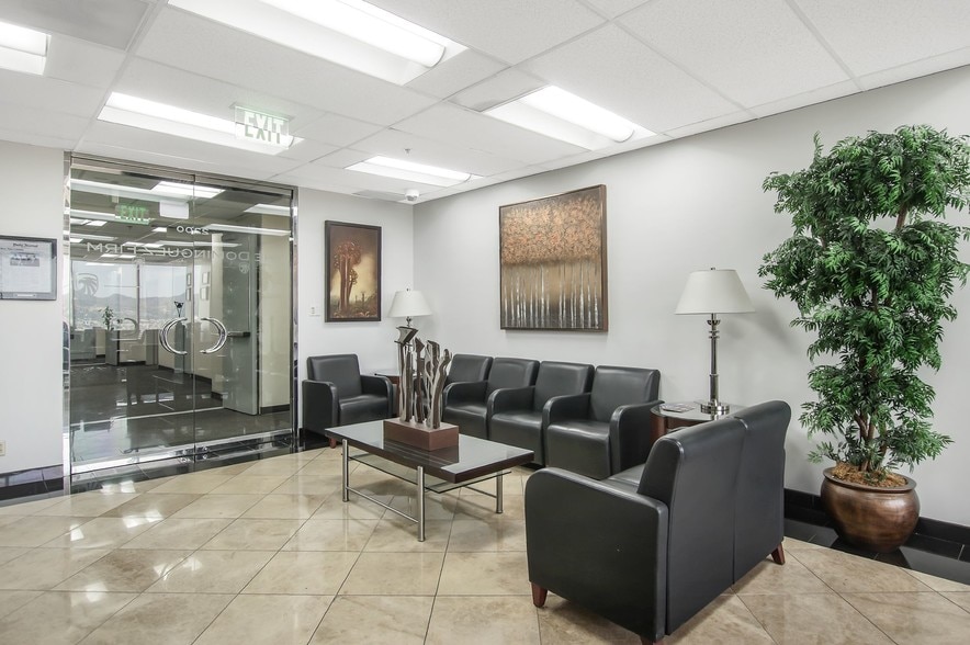 More Photos Of 3250 Wilshire Blvd, Los Angeles Office For Lease