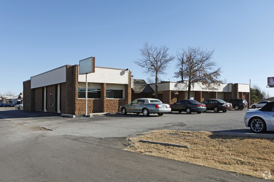 More Photos Of 320 N Service Rd, Oklahoma City Medical For Sale