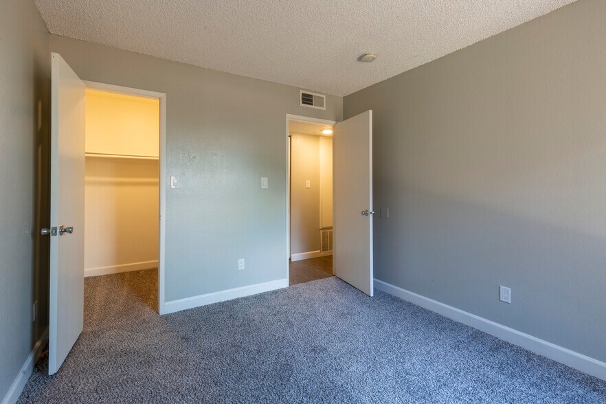 More Photos Of 2330 Hurley Way, Sacramento Apartments For Sale