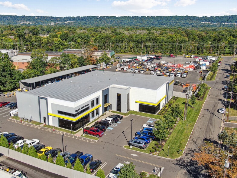 More Photos Of 201 Wilton Ave, Middlesex Flex For Lease