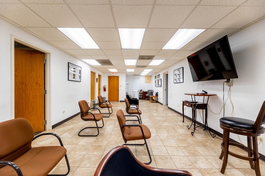 More Photos Of 17143 Westview Ave, Thornton Industrial For Sale