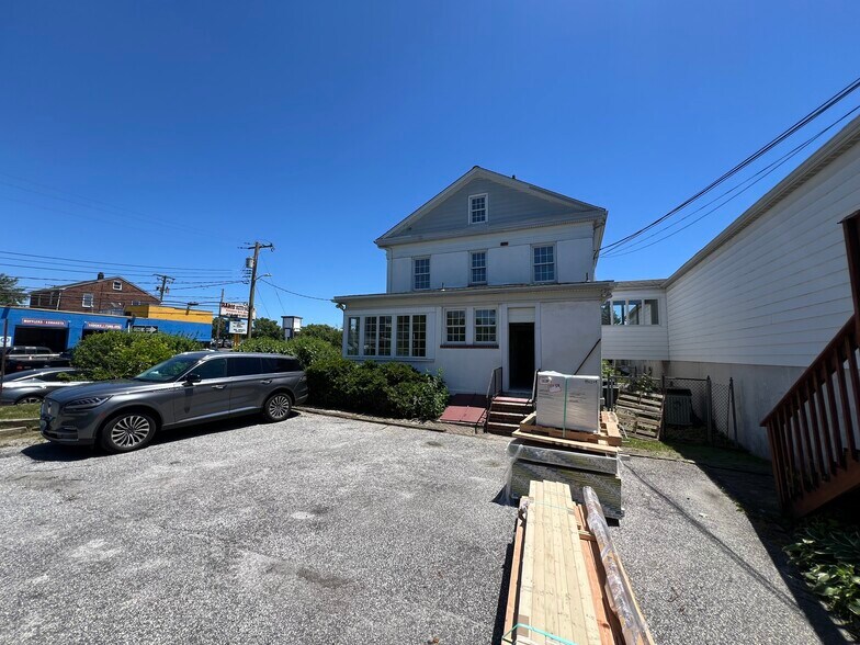 More Photos Of 7518-7526 Harford Rd, Baltimore Office For Lease