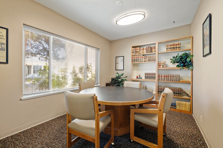 More Photos Of 514 Walnut Ave, Klamath Falls Office Residential For Sale