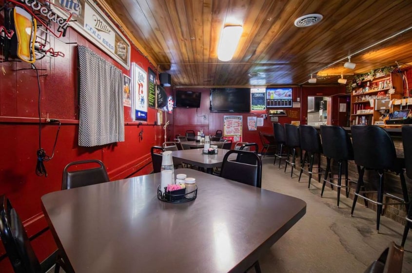 More Photos Of 160 Maincross St, Eldorado Bar For Sale