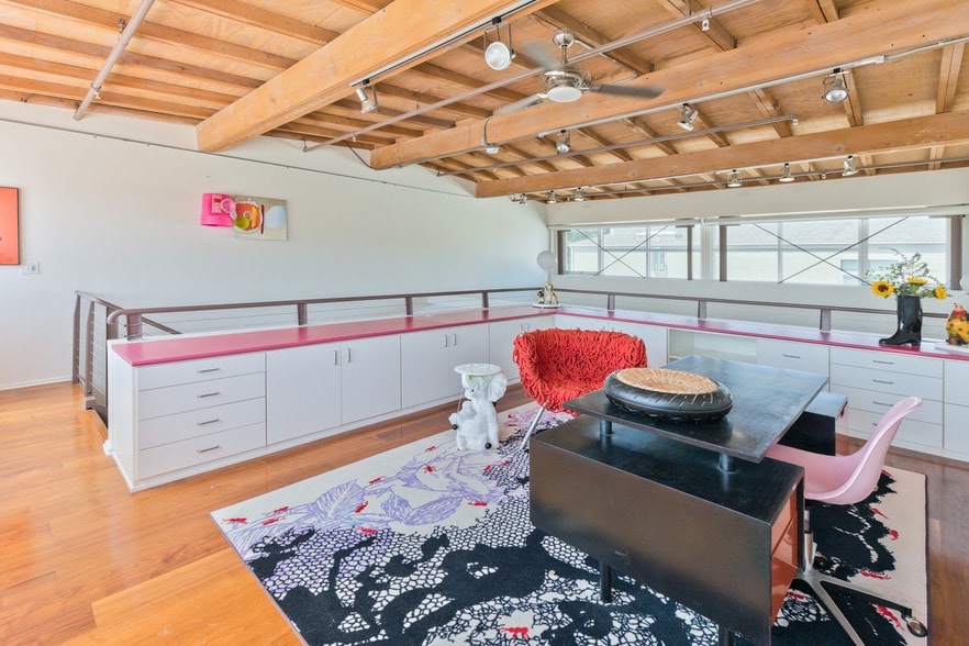 More Photos Of 2100 Abbot Kinney Blvd, Venice Office For Lease