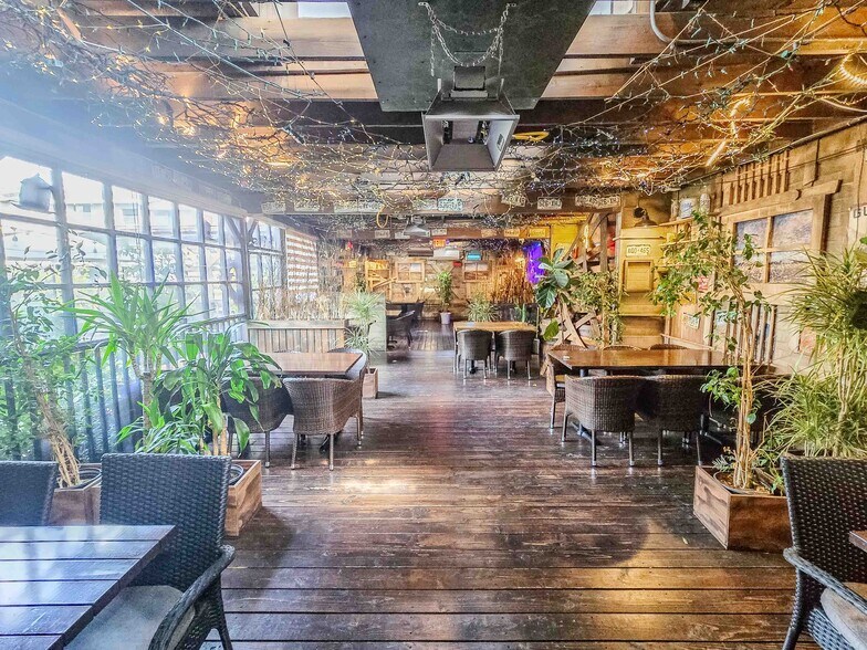 More Photos Of 228 S Oxford Ave, Los Angeles Restaurant For Sale