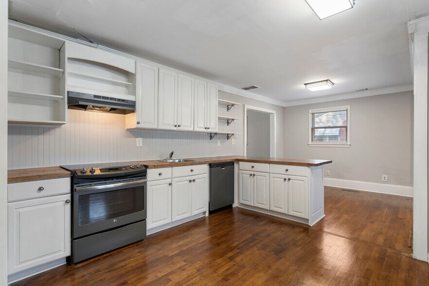 More Photos Of 120 Maybelle St, Cartersville Office For Sale