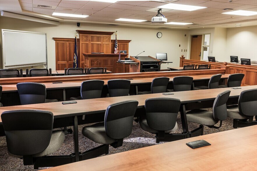 More Photos Of 111 Commerce Ave SW, Grand Rapids Schools For Sale