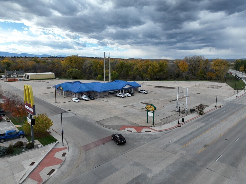 More Photos Of 2617 N Main St, Sheridan Freestanding For Sale