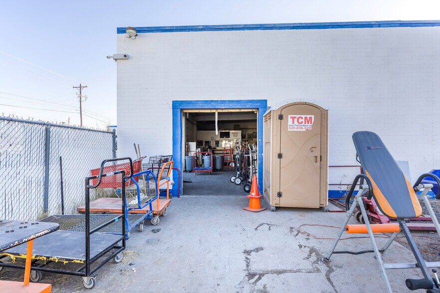 More Photos Of 655 W Cottonwood Ln, Casa Grande Showroom For Sale