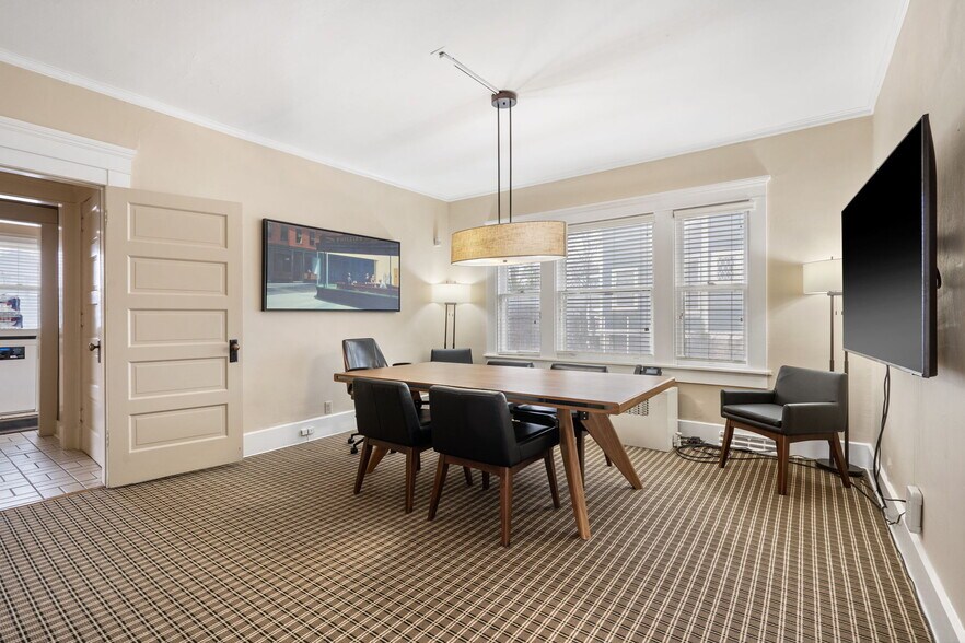 More Photos Of 1201 E Walnut St, Springfield Loft Creative Space For Sale