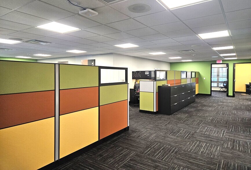 More Photos Of 902 S Washington Ave, Saginaw Office For Sale