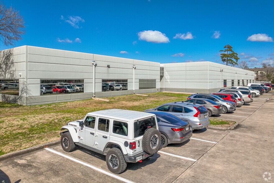 More Photos Of 22001 Northpark Dr, Kingwood Light Manufacturing For Lease