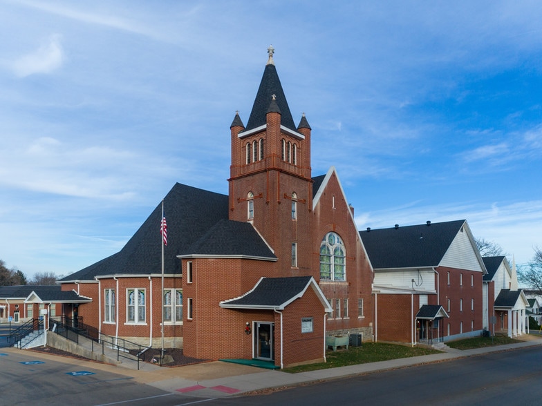 More Photos Of 305 W Columbia St, Farmington Religious Facility For Sale