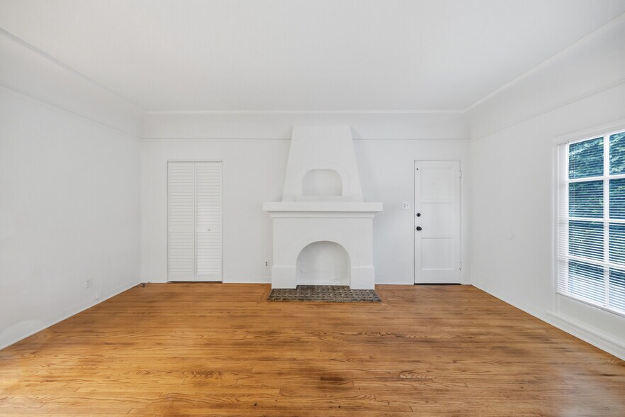 More Photos Of 2930 E 3RD St, Long Beach Apartments For Sale