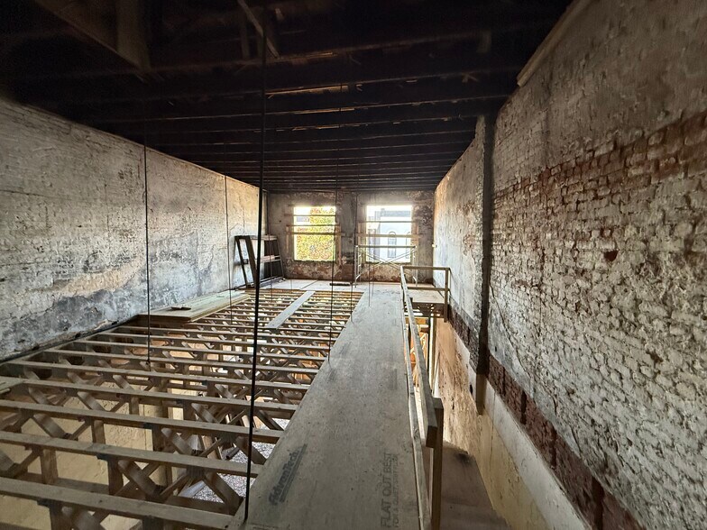 More Photos Of 110 S 8th St, Opelika Restaurant For Lease