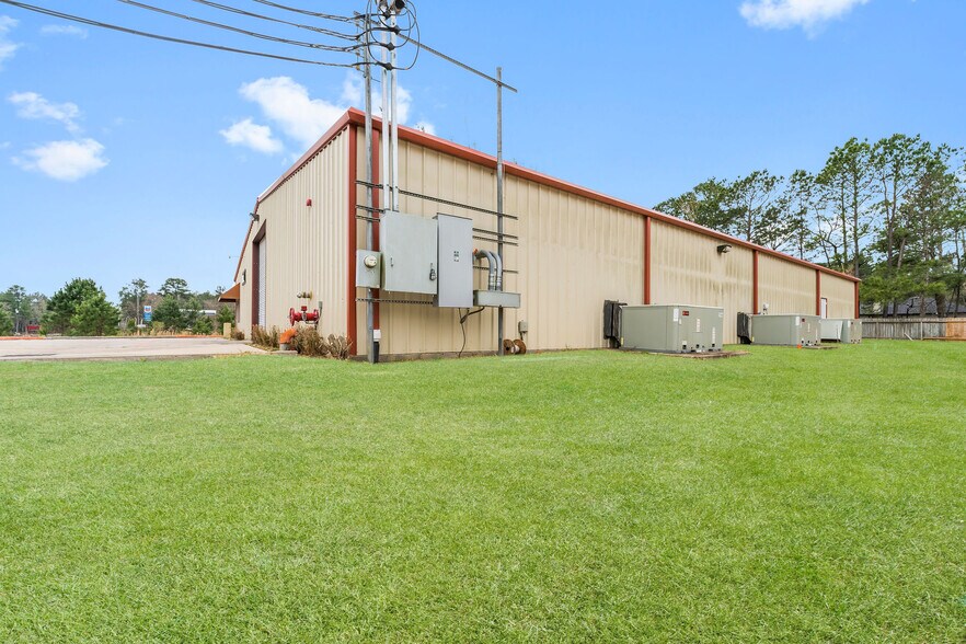 More Photos Of 28925 Nichols Sawmill Rd, Magnolia Warehouse For Lease