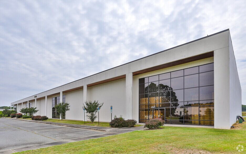 Primary Photo Of 1310 Airport Blvd, Monroe Warehouse For Lease