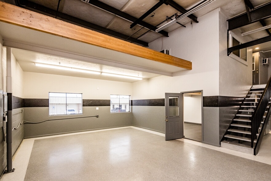 More Photos Of 1600 Acoma Blvd W, Lake Havasu City Service For Sale