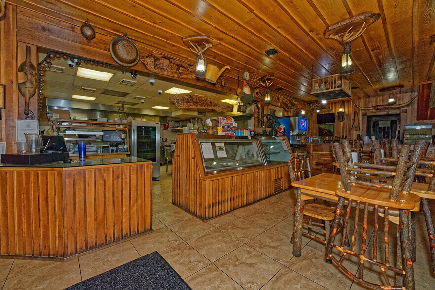 More Photos Of 671 Mariaville Rd, Schenectady Garden Center For Sale