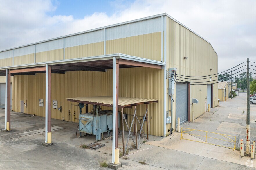 More Photos Of 9021 Ley Rd, Houston Warehouse For Lease