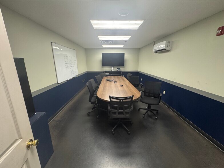 More Photos Of 1709 Henry G. Lane St, Maryville Warehouse For Sale