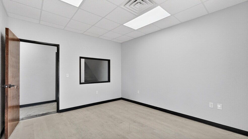 More Photos Of 16511 W Basin St, Odessa Industrial For Lease