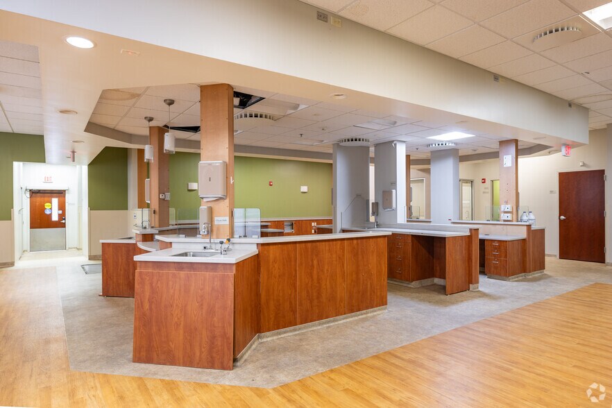 More Photos Of 5901 Delmar Blvd, Saint Louis Apartments For Lease