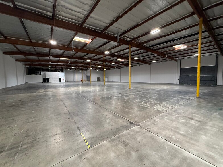 More Photos Of 1360 W Walnut Pky, Compton Manufacturing For Lease