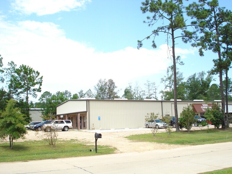 More Photos Of 22164 Marshall Rd, Mandeville Flex For Lease