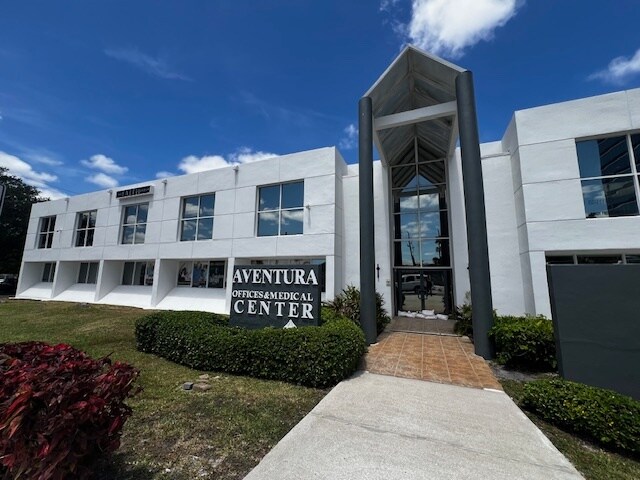 Primary Photo Of 2627 NE 203rd St, Aventura Office For Lease